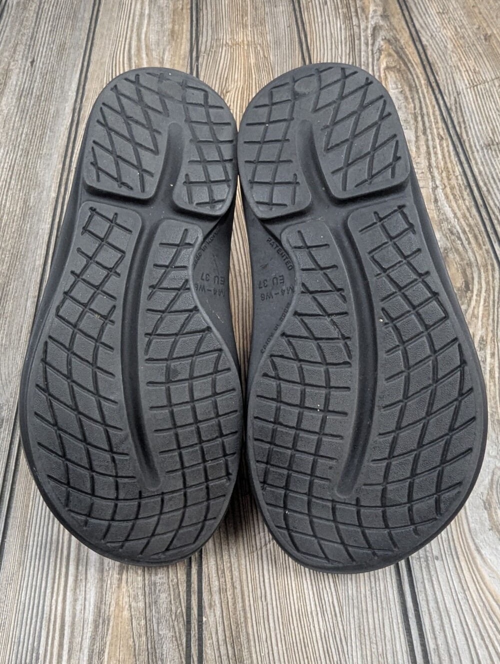 OOFOS OOriginal Black Recovery Sandals Women's Size 6/Men's Size 4 - Picture 7 of 11